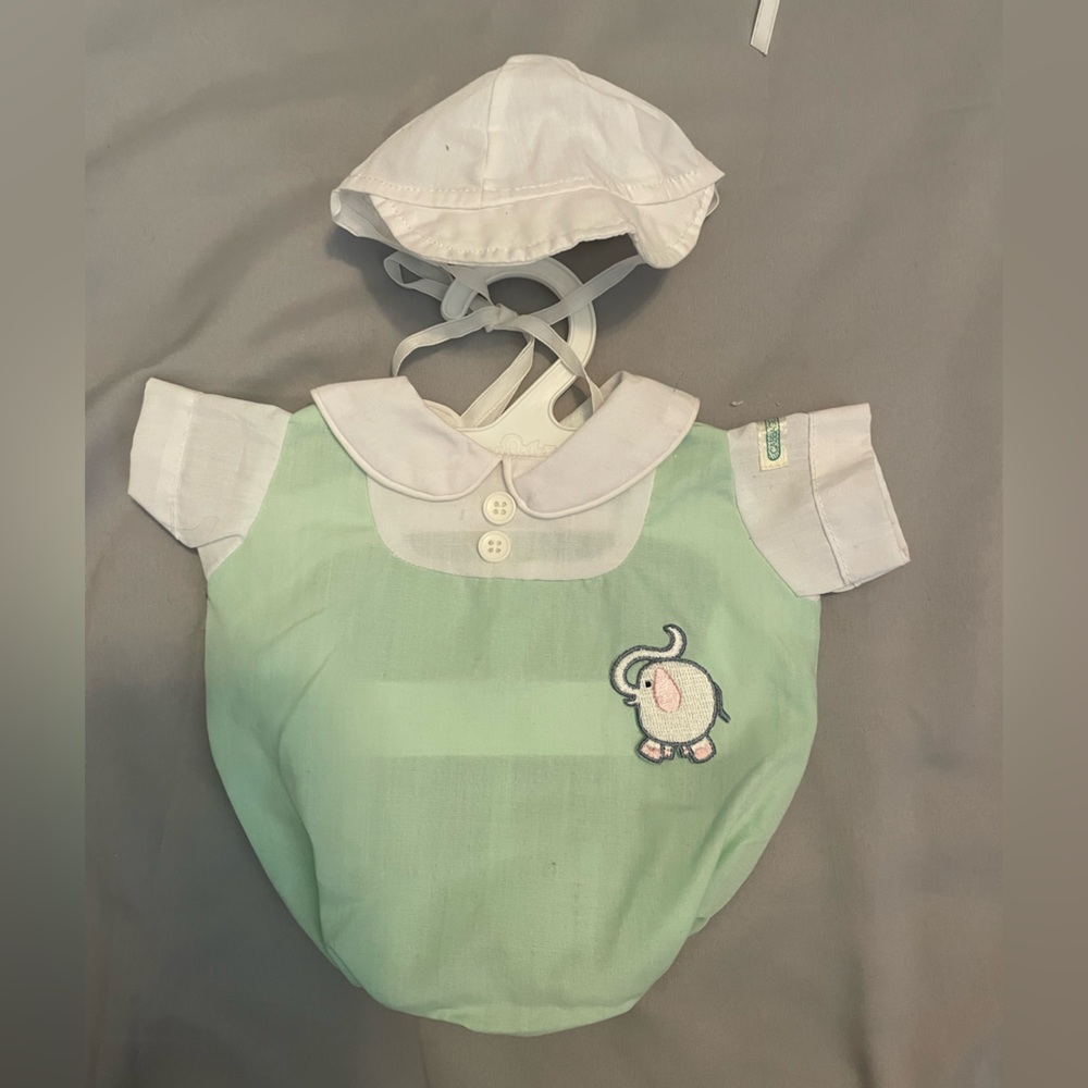 Vintage Cabbage Patch Kids PREEMIE Doll Clothes Lot w/Official Hangers ~1982 - Picture 2 of 16